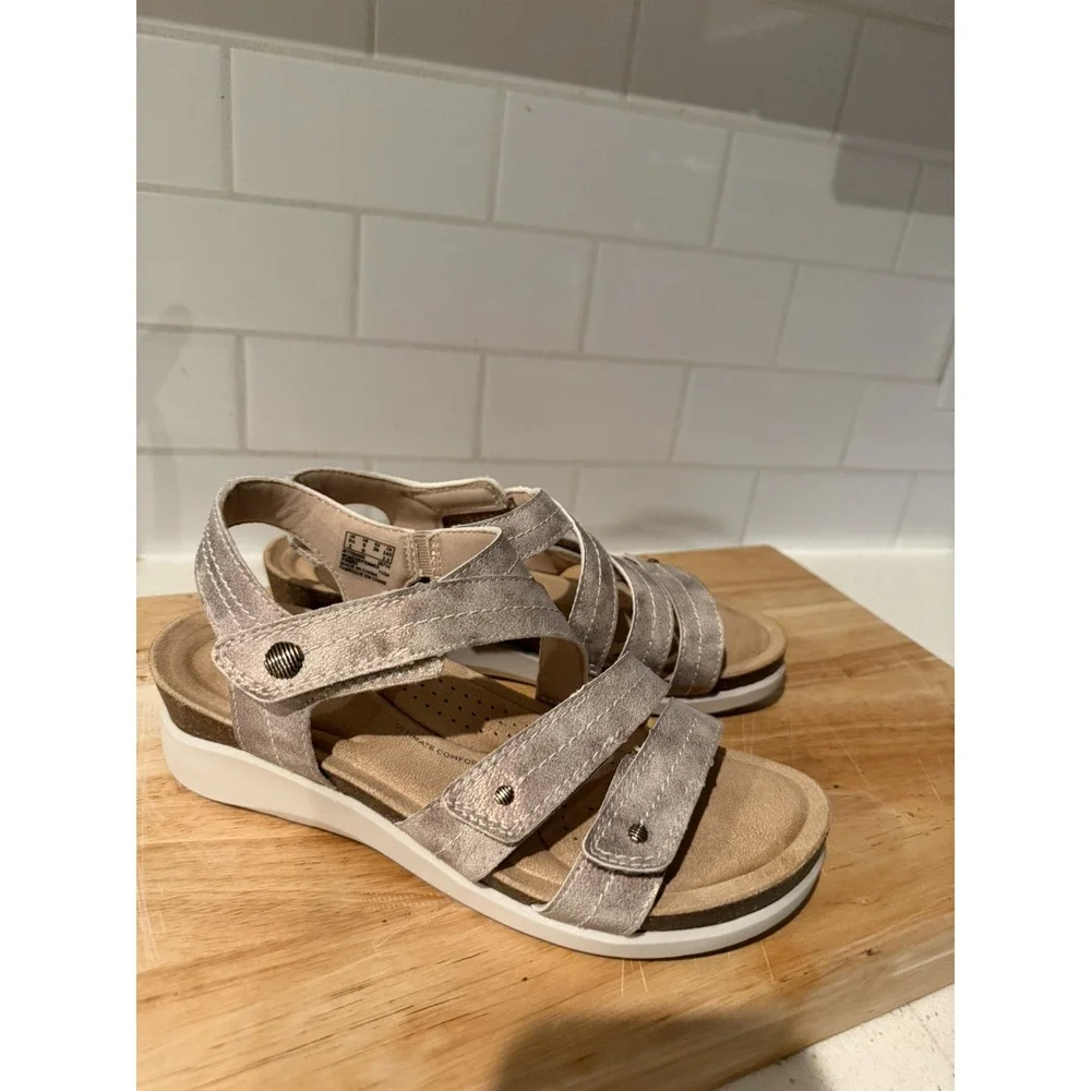 Clarks Women's April Dove Platinum